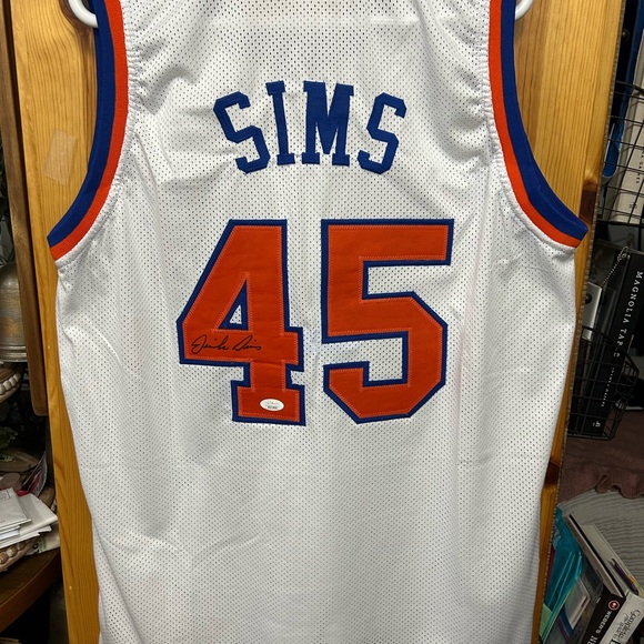 NY Knicks jersey autographed with COA certified by *JSA*  signature is authentic - Picture 9 of 15